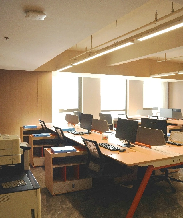 SPLAKDHN GPS corporate office interior workspace stock image