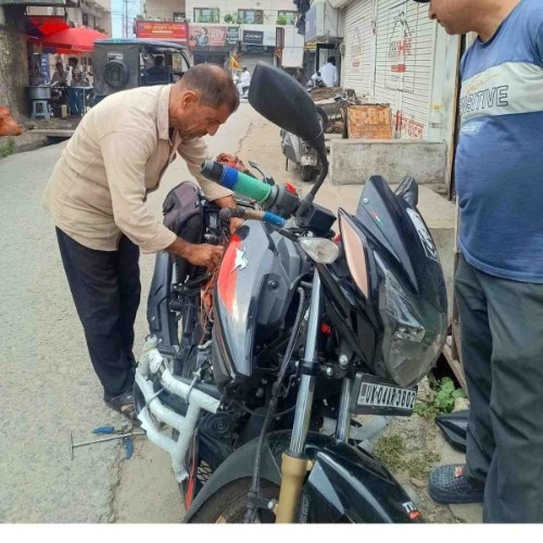 Gallery - Real GPS Tracker Installations in Haldwani & Kumaon Real time bike GPS tracking setup Haldwani