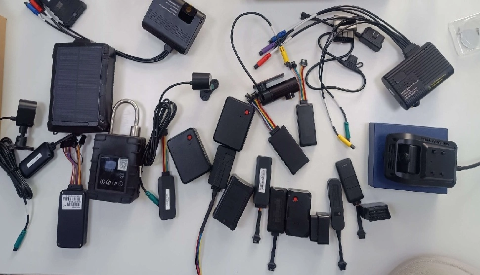 types of gps tracking devices