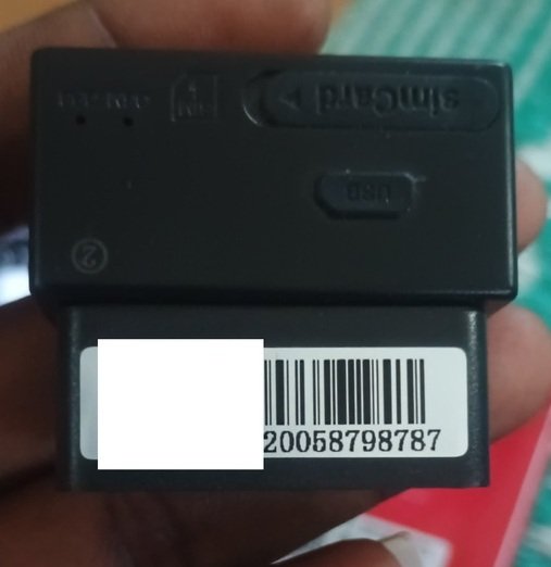 Magnetic rechargeable GPS tracker for parcels, luggage, assets and shipping containers